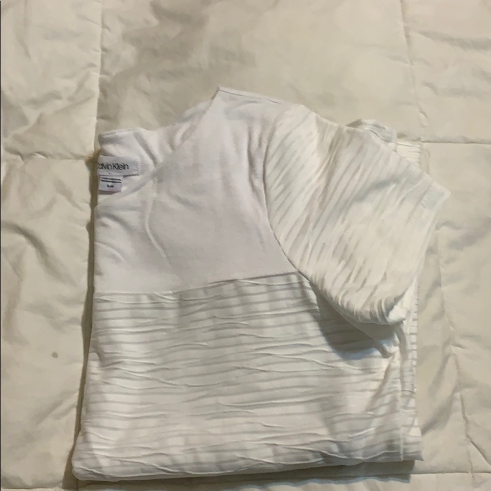 🐝 Calvin Klein Tee - Picture 7 of 7